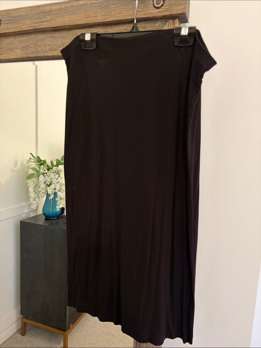 Black Basic Midi Skirt